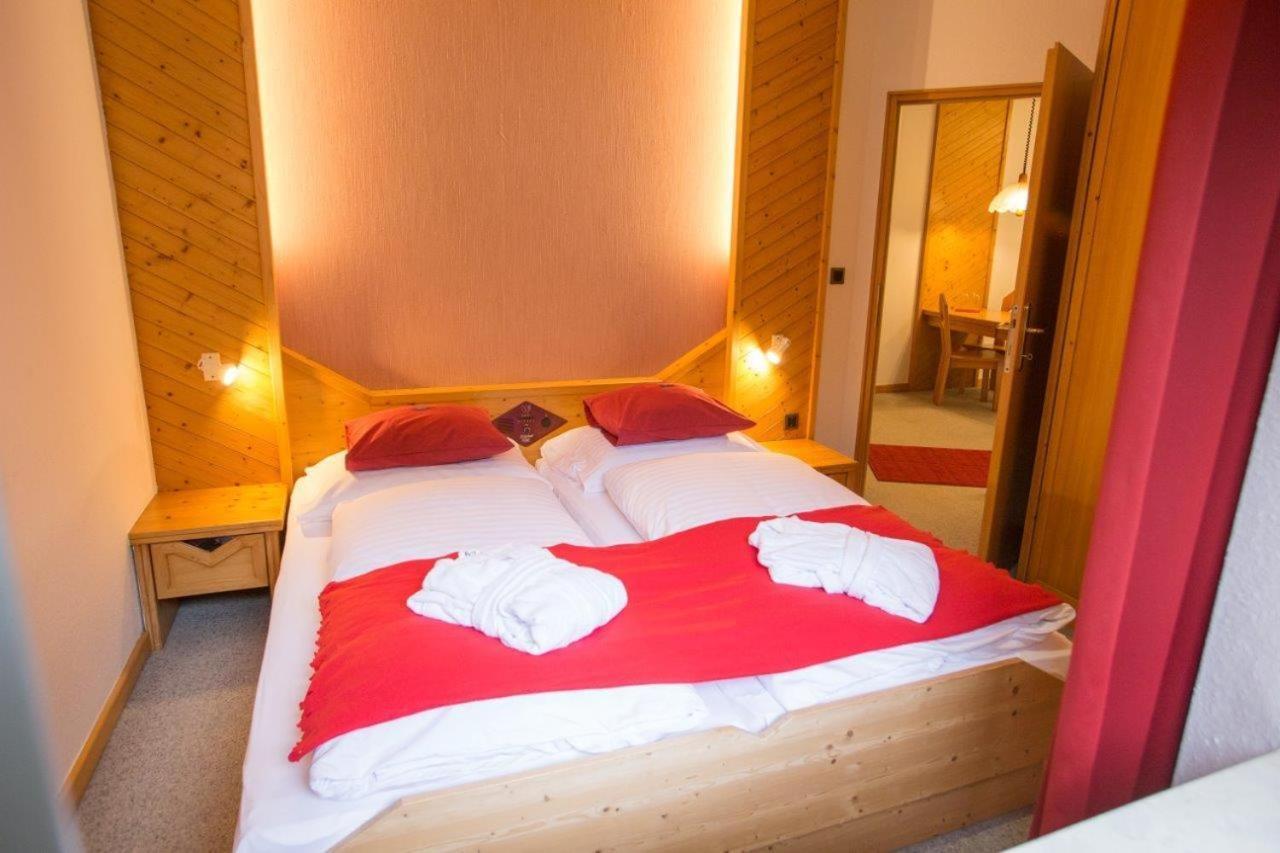 Hotel Bergkristall Wildalpen Exteriör bild